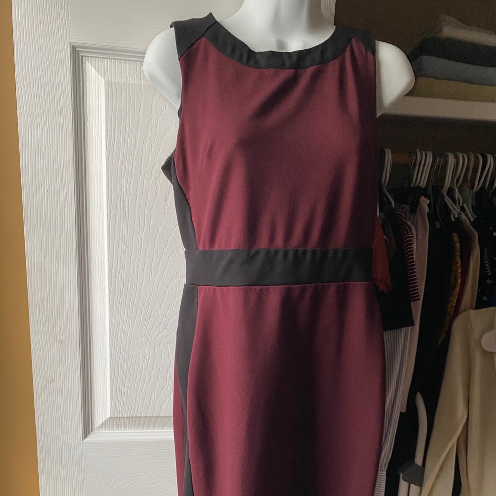 Dress fits size Small 2-4